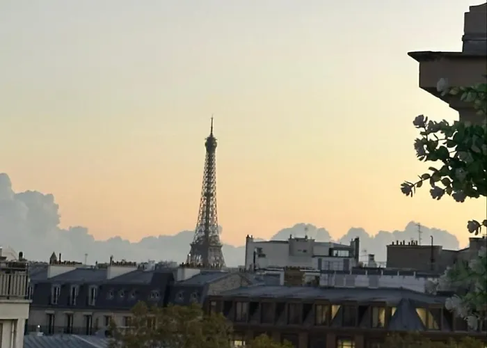 Eiffel Tower View Arc Triomphe Champs Elysees Area * Parijs