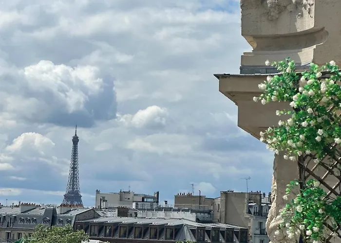 Eiffel Tower View Arc Triomphe Champs Elysees Area * Parijs