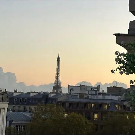 Eiffel Tower View Arc Triomphe Champs Elysees Area * Paříž